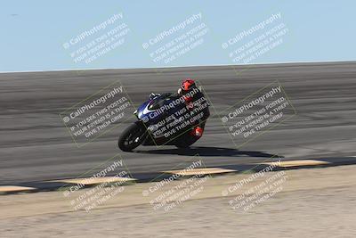 media/Oct-13-2025-Moto Forza (Mon) [[a66d839500]]/3-B Group/Session 2 (Bowl)/